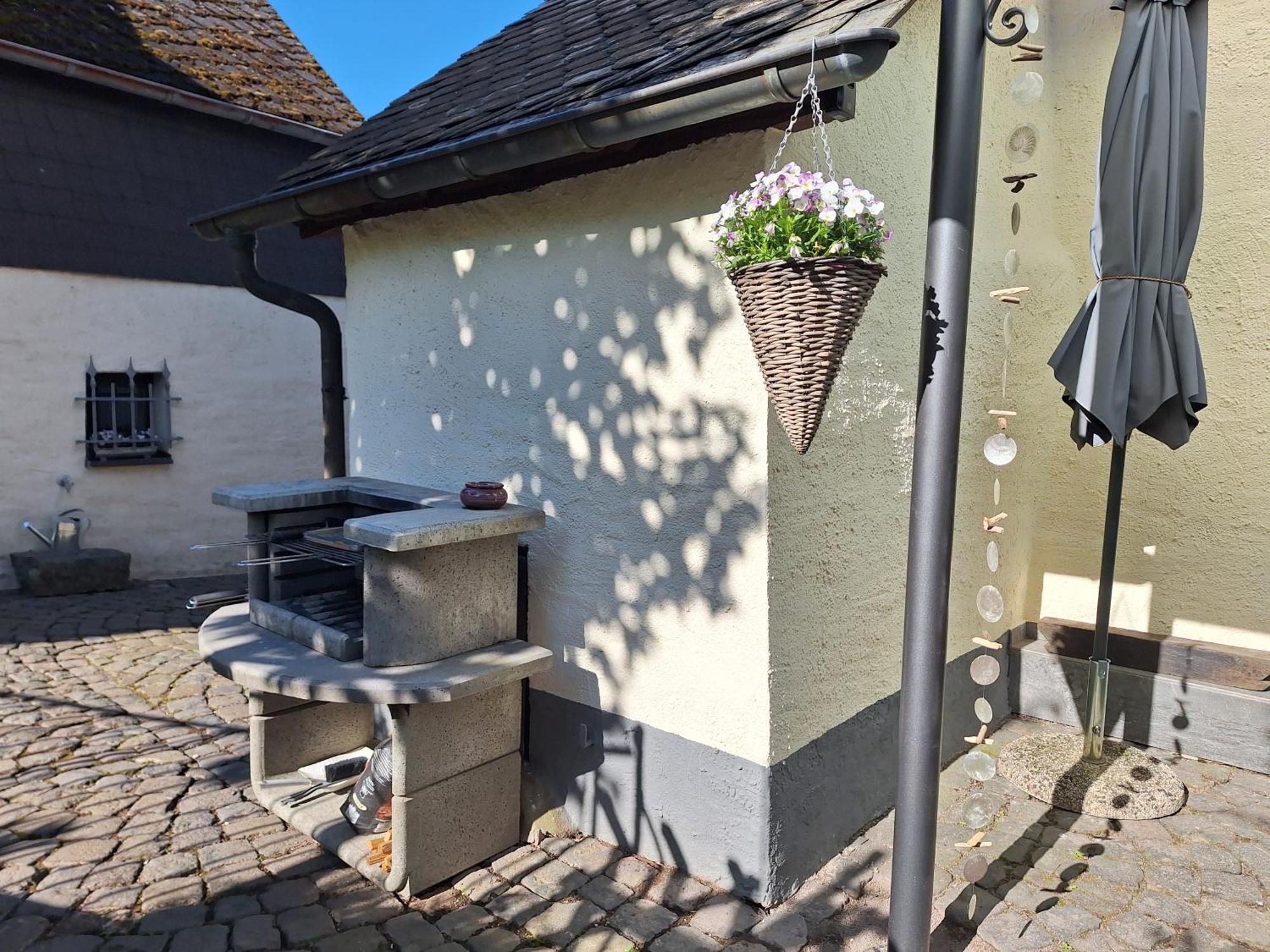 Ferienwohnung Moselperle- Urlaub Im Historischen Fachwerkhaeuschen Bullay Exterior foto